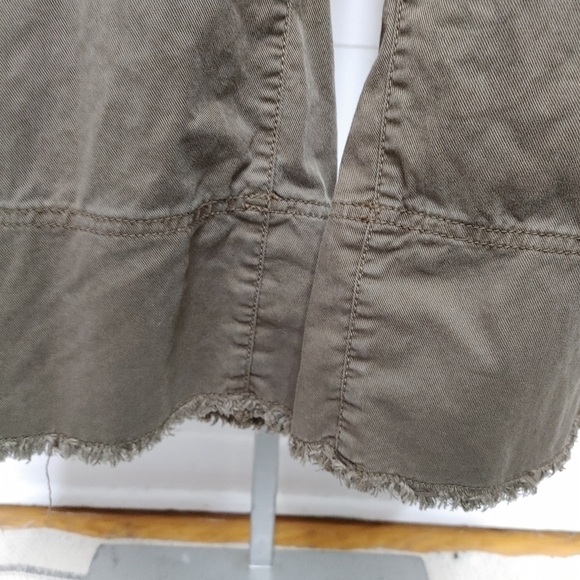 LOFT Khaki Wide Leg Cropped Pants Size 4 - Picture 4 of 13